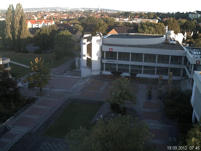 Foto der Webcam: Verwaltungsgeb&auml;ude, Innenhof mit Audimax, H&ouml;rsaal-Geb&auml;ude 1