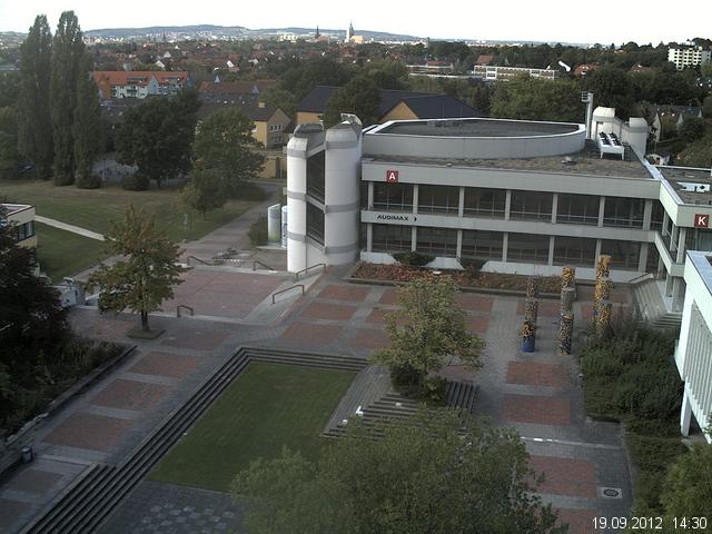 Foto der Webcam: Verwaltungsgeb&auml;ude, Innenhof mit Audimax, H&ouml;rsaal-Geb&auml;ude 1