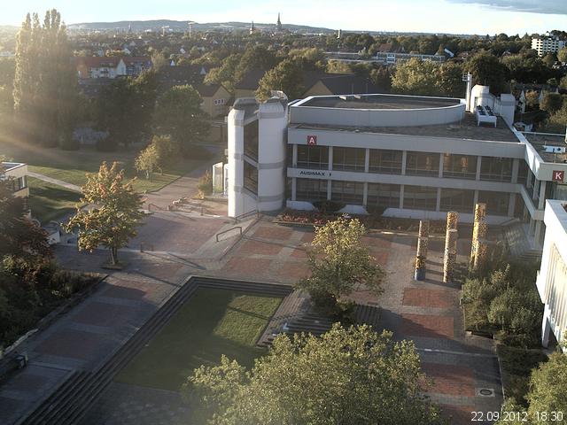 Foto der Webcam: Verwaltungsgeb&auml;ude, Innenhof mit Audimax, H&ouml;rsaal-Geb&auml;ude 1