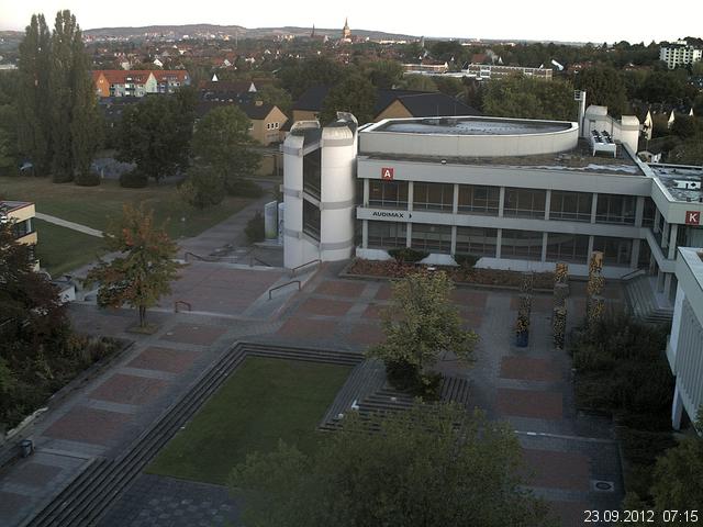 Foto der Webcam: Verwaltungsgeb&auml;ude, Innenhof mit Audimax, H&ouml;rsaal-Geb&auml;ude 1