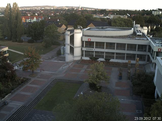 Foto der Webcam: Verwaltungsgeb&auml;ude, Innenhof mit Audimax, H&ouml;rsaal-Geb&auml;ude 1