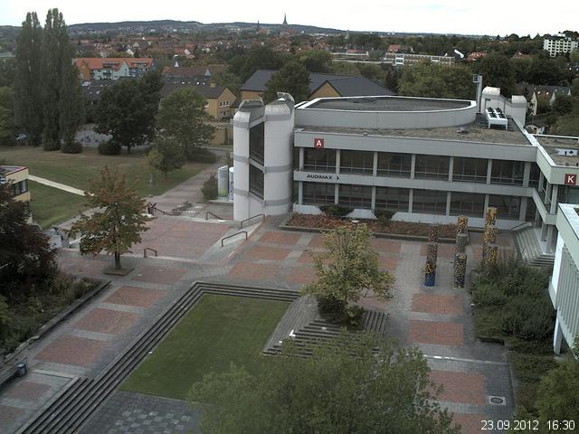 Foto der Webcam: Verwaltungsgeb&auml;ude, Innenhof mit Audimax, H&ouml;rsaal-Geb&auml;ude 1