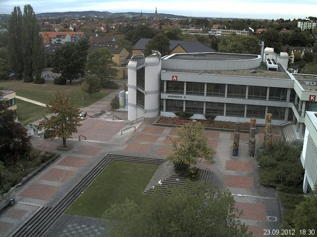 Foto der Webcam: Verwaltungsgeb&auml;ude, Innenhof mit Audimax, H&ouml;rsaal-Geb&auml;ude 1