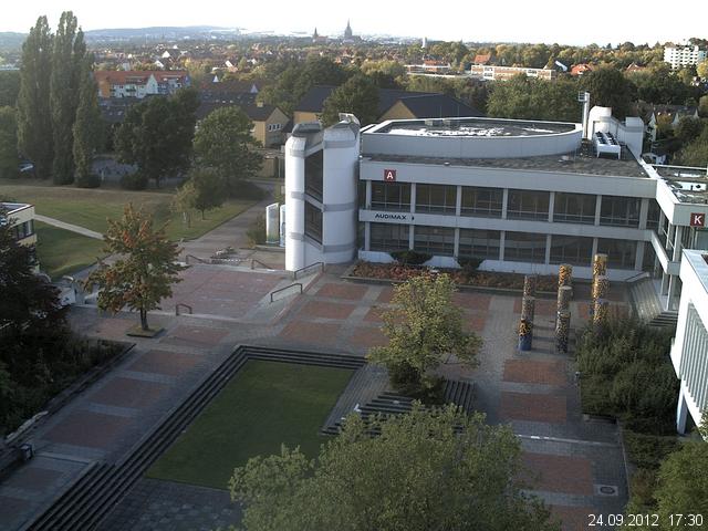 Foto der Webcam: Verwaltungsgeb&auml;ude, Innenhof mit Audimax, H&ouml;rsaal-Geb&auml;ude 1