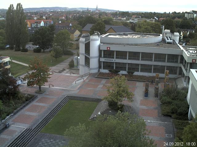 Foto der Webcam: Verwaltungsgeb&auml;ude, Innenhof mit Audimax, H&ouml;rsaal-Geb&auml;ude 1