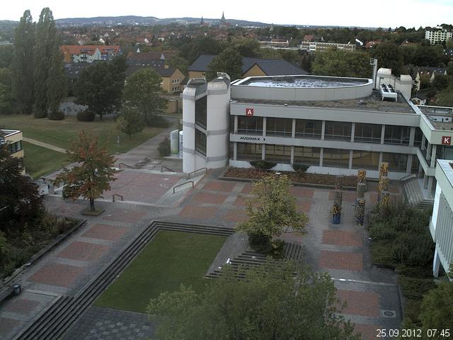 Foto der Webcam: Verwaltungsgeb&auml;ude, Innenhof mit Audimax, H&ouml;rsaal-Geb&auml;ude 1