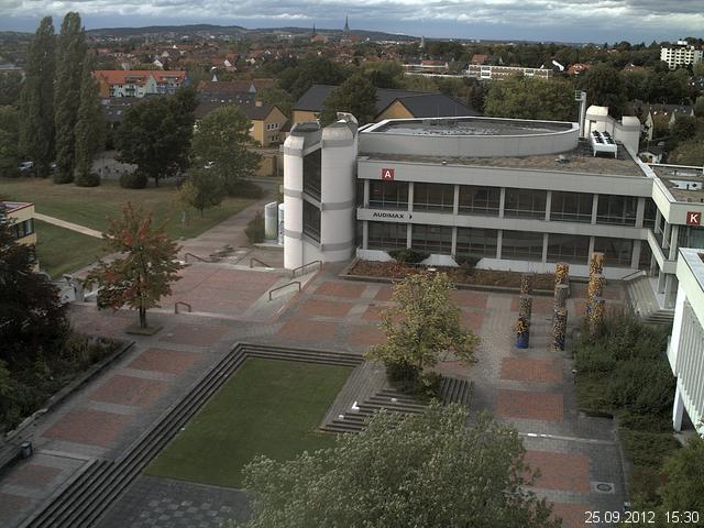 Foto der Webcam: Verwaltungsgeb&auml;ude, Innenhof mit Audimax, H&ouml;rsaal-Geb&auml;ude 1
