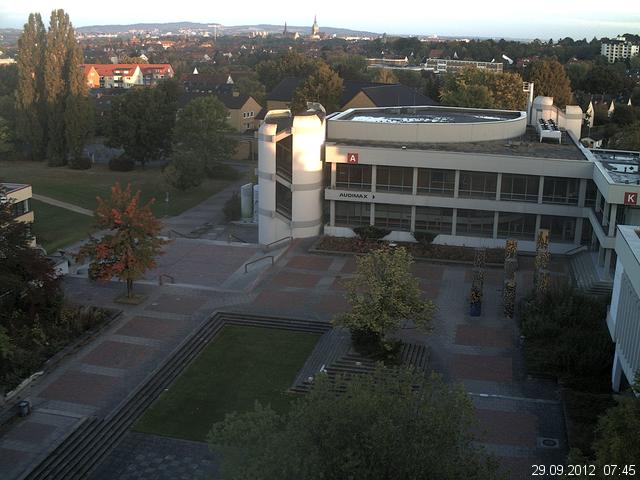 Foto der Webcam: Verwaltungsgeb&auml;ude, Innenhof mit Audimax, H&ouml;rsaal-Geb&auml;ude 1