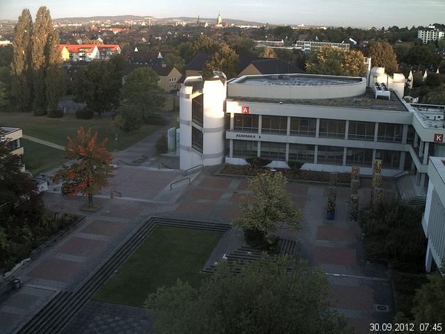 Foto der Webcam: Verwaltungsgeb&auml;ude, Innenhof mit Audimax, H&ouml;rsaal-Geb&auml;ude 1