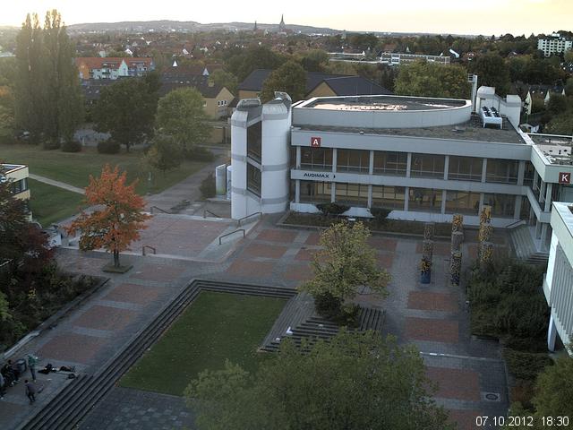 Foto der Webcam: Verwaltungsgeb&auml;ude, Innenhof mit Audimax, H&ouml;rsaal-Geb&auml;ude 1
