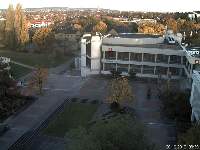 Foto der Webcam: Verwaltungsgeb&auml;ude, Innenhof mit Audimax, H&ouml;rsaal-Geb&auml;ude 1