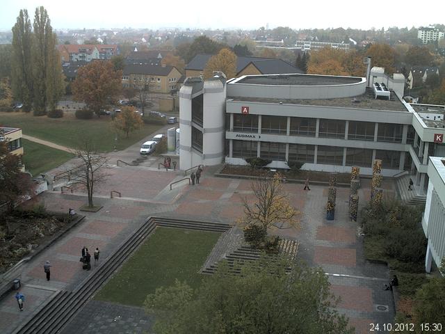 Foto der Webcam: Verwaltungsgeb&auml;ude, Innenhof mit Audimax, H&ouml;rsaal-Geb&auml;ude 1