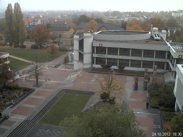 Foto der Webcam: Verwaltungsgeb&auml;ude, Innenhof mit Audimax, H&ouml;rsaal-Geb&auml;ude 1