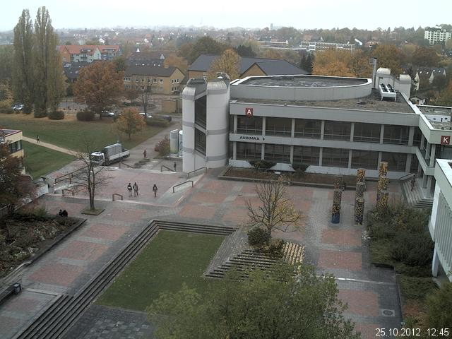 Foto der Webcam: Verwaltungsgeb&auml;ude, Innenhof mit Audimax, H&ouml;rsaal-Geb&auml;ude 1
