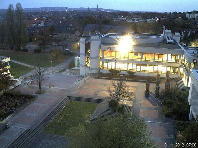 Foto der Webcam: Verwaltungsgeb&auml;ude, Innenhof mit Audimax, H&ouml;rsaal-Geb&auml;ude 1
