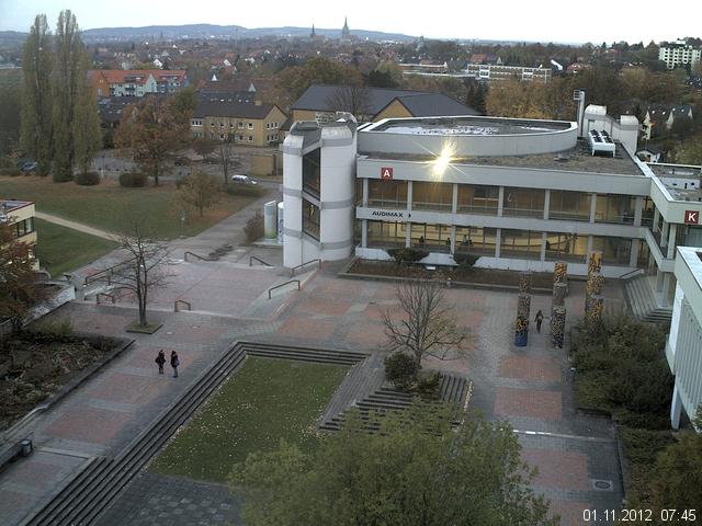 Foto der Webcam: Verwaltungsgeb&auml;ude, Innenhof mit Audimax, H&ouml;rsaal-Geb&auml;ude 1