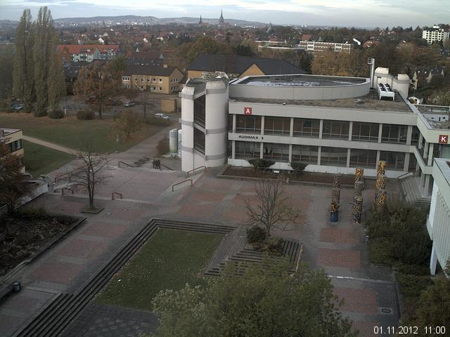 Foto der Webcam: Verwaltungsgeb&auml;ude, Innenhof mit Audimax, H&ouml;rsaal-Geb&auml;ude 1