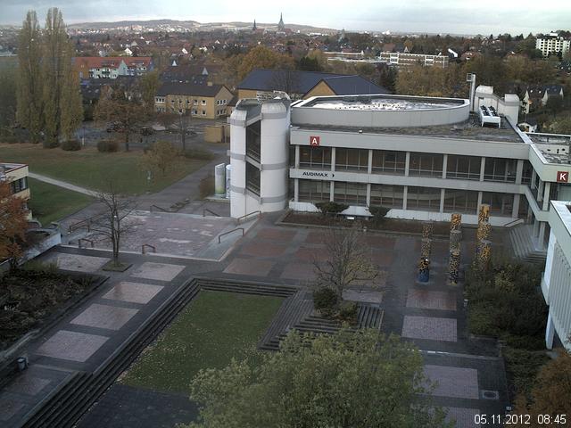 Foto der Webcam: Verwaltungsgeb&auml;ude, Innenhof mit Audimax, H&ouml;rsaal-Geb&auml;ude 1