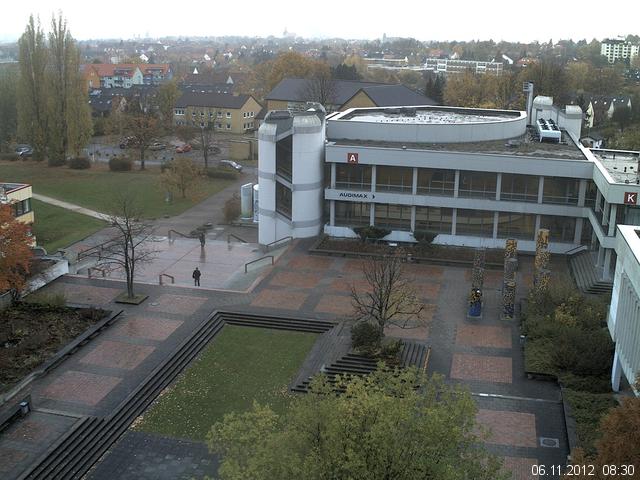 Foto der Webcam: Verwaltungsgeb&auml;ude, Innenhof mit Audimax, H&ouml;rsaal-Geb&auml;ude 1