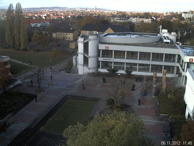 Foto der Webcam: Verwaltungsgeb&auml;ude, Innenhof mit Audimax, H&ouml;rsaal-Geb&auml;ude 1