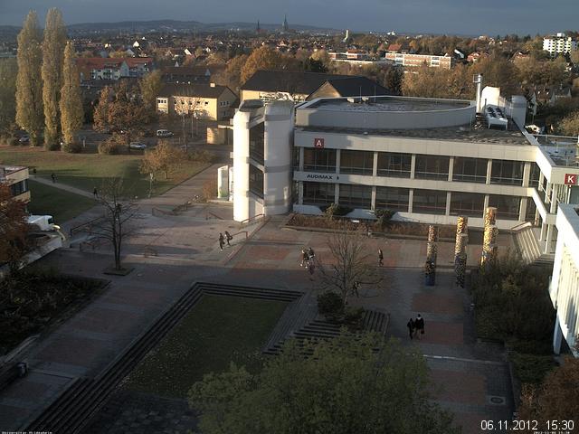 Foto der Webcam: Verwaltungsgeb&auml;ude, Innenhof mit Audimax, H&ouml;rsaal-Geb&auml;ude 1