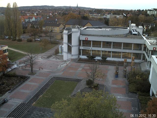 Foto der Webcam: Verwaltungsgeb&auml;ude, Innenhof mit Audimax, H&ouml;rsaal-Geb&auml;ude 1