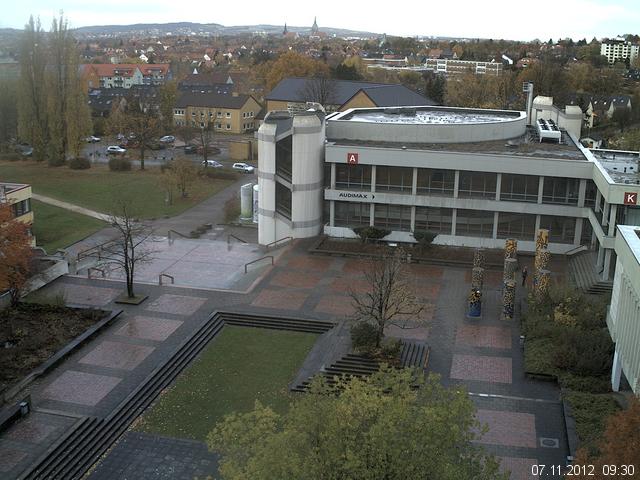 Foto der Webcam: Verwaltungsgeb&auml;ude, Innenhof mit Audimax, H&ouml;rsaal-Geb&auml;ude 1
