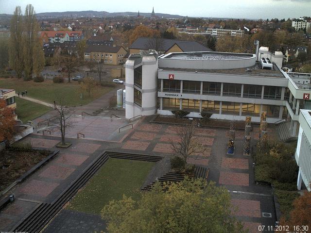 Foto der Webcam: Verwaltungsgeb&auml;ude, Innenhof mit Audimax, H&ouml;rsaal-Geb&auml;ude 1