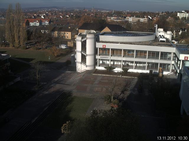 Foto der Webcam: Verwaltungsgeb&auml;ude, Innenhof mit Audimax, H&ouml;rsaal-Geb&auml;ude 1
