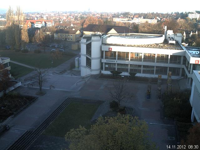 Foto der Webcam: Verwaltungsgeb&auml;ude, Innenhof mit Audimax, H&ouml;rsaal-Geb&auml;ude 1