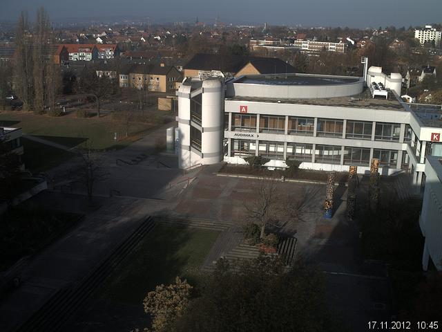 Foto der Webcam: Verwaltungsgeb&auml;ude, Innenhof mit Audimax, H&ouml;rsaal-Geb&auml;ude 1