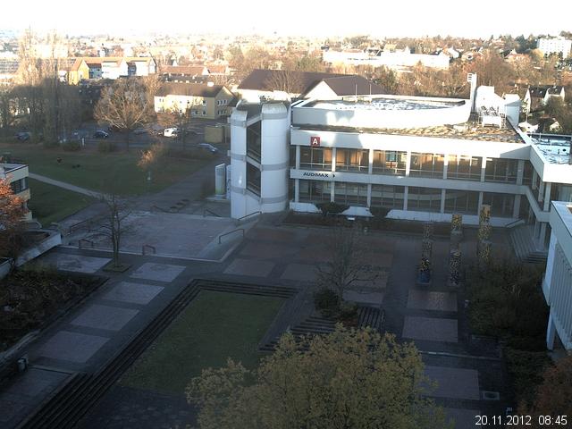 Foto der Webcam: Verwaltungsgeb&auml;ude, Innenhof mit Audimax, H&ouml;rsaal-Geb&auml;ude 1
