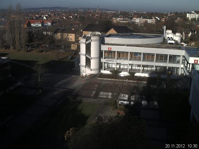 Foto der Webcam: Verwaltungsgeb&auml;ude, Innenhof mit Audimax, H&ouml;rsaal-Geb&auml;ude 1