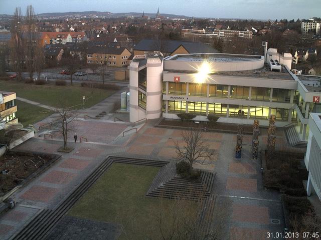 Foto der Webcam: Verwaltungsgeb&auml;ude, Innenhof mit Audimax, H&ouml;rsaal-Geb&auml;ude 1