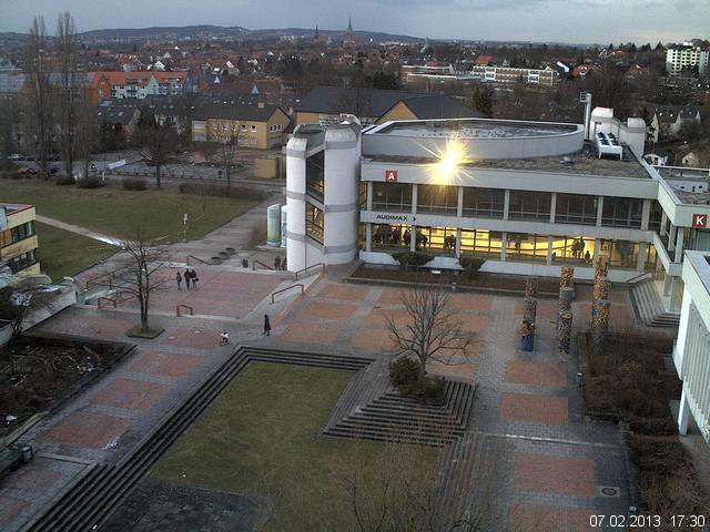 Foto der Webcam: Verwaltungsgeb&auml;ude, Innenhof mit Audimax, H&ouml;rsaal-Geb&auml;ude 1