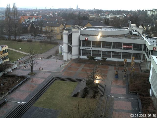 Foto der Webcam: Verwaltungsgeb&auml;ude, Innenhof mit Audimax, H&ouml;rsaal-Geb&auml;ude 1