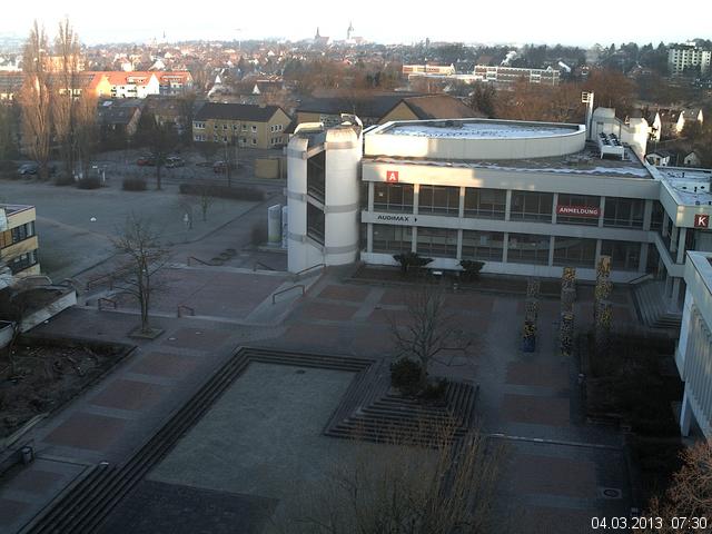 Foto der Webcam: Verwaltungsgeb&auml;ude, Innenhof mit Audimax, H&ouml;rsaal-Geb&auml;ude 1