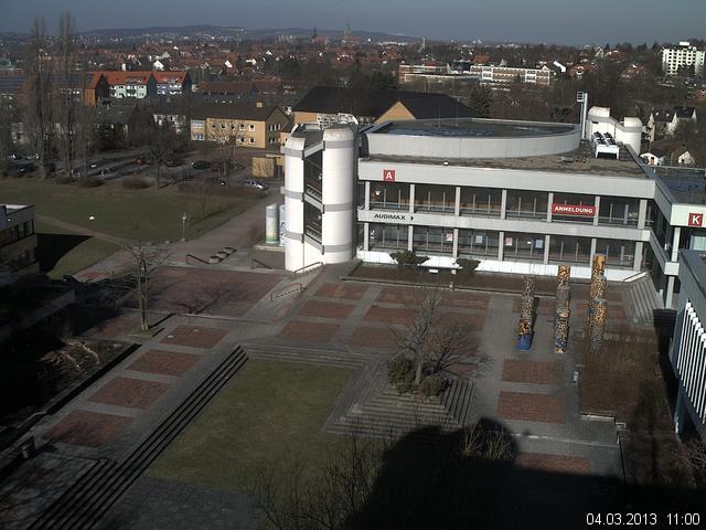 Foto der Webcam: Verwaltungsgeb&auml;ude, Innenhof mit Audimax, H&ouml;rsaal-Geb&auml;ude 1