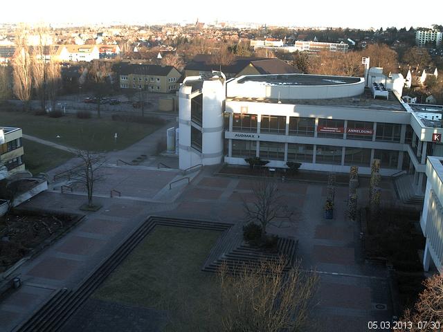 Foto der Webcam: Verwaltungsgeb&auml;ude, Innenhof mit Audimax, H&ouml;rsaal-Geb&auml;ude 1