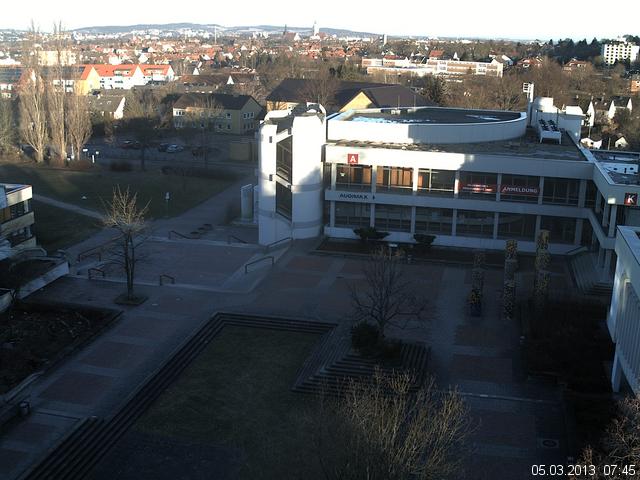 Foto der Webcam: Verwaltungsgeb&auml;ude, Innenhof mit Audimax, H&ouml;rsaal-Geb&auml;ude 1