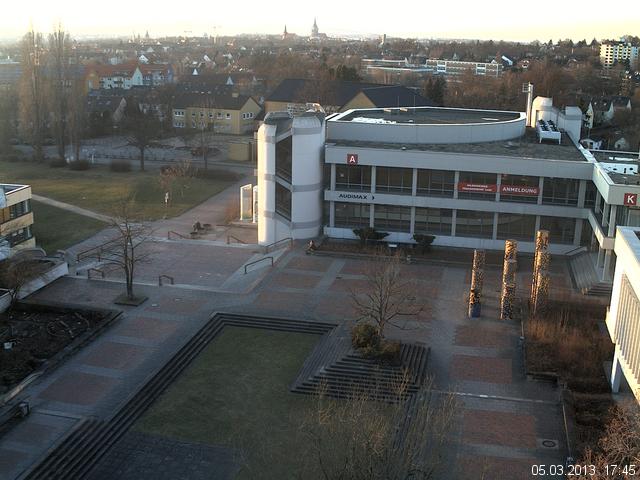 Foto der Webcam: Verwaltungsgeb&auml;ude, Innenhof mit Audimax, H&ouml;rsaal-Geb&auml;ude 1