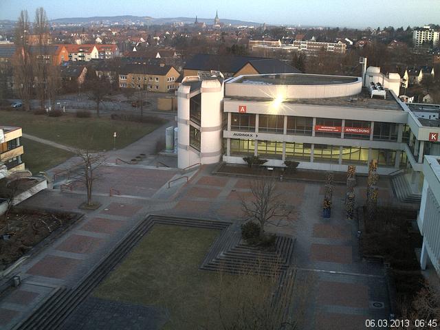 Foto der Webcam: Verwaltungsgeb&auml;ude, Innenhof mit Audimax, H&ouml;rsaal-Geb&auml;ude 1