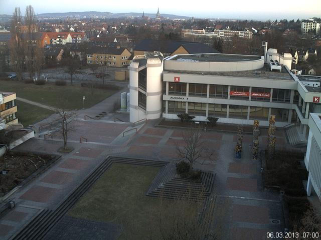 Foto der Webcam: Verwaltungsgeb&auml;ude, Innenhof mit Audimax, H&ouml;rsaal-Geb&auml;ude 1