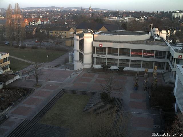 Foto der Webcam: Verwaltungsgeb&auml;ude, Innenhof mit Audimax, H&ouml;rsaal-Geb&auml;ude 1
