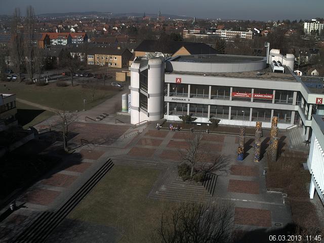 Foto der Webcam: Verwaltungsgeb&auml;ude, Innenhof mit Audimax, H&ouml;rsaal-Geb&auml;ude 1