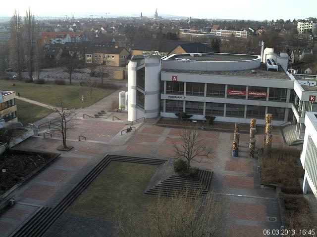 Foto der Webcam: Verwaltungsgeb&auml;ude, Innenhof mit Audimax, H&ouml;rsaal-Geb&auml;ude 1