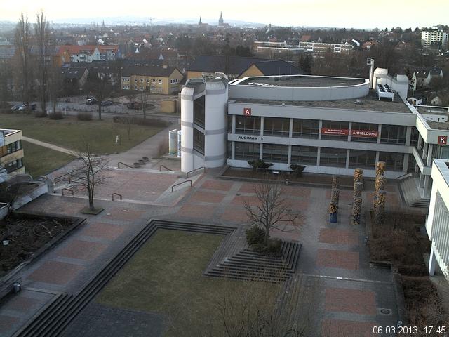 Foto der Webcam: Verwaltungsgeb&auml;ude, Innenhof mit Audimax, H&ouml;rsaal-Geb&auml;ude 1