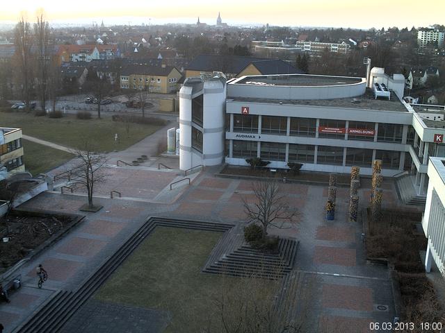 Foto der Webcam: Verwaltungsgeb&auml;ude, Innenhof mit Audimax, H&ouml;rsaal-Geb&auml;ude 1