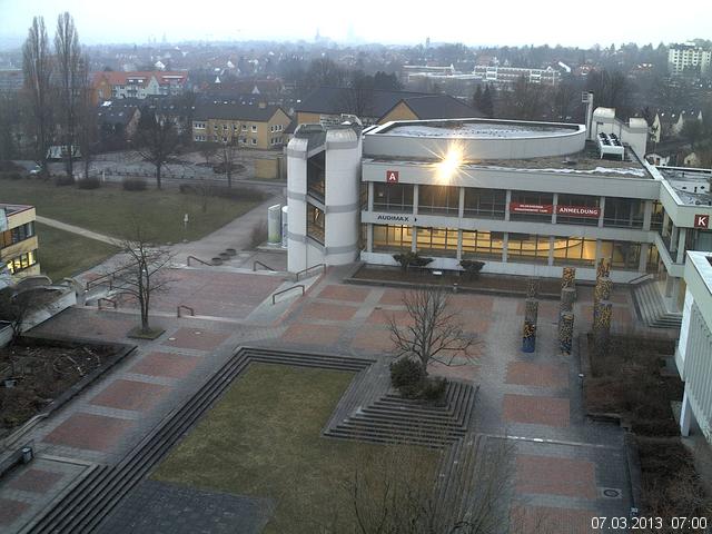 Foto der Webcam: Verwaltungsgeb&auml;ude, Innenhof mit Audimax, H&ouml;rsaal-Geb&auml;ude 1