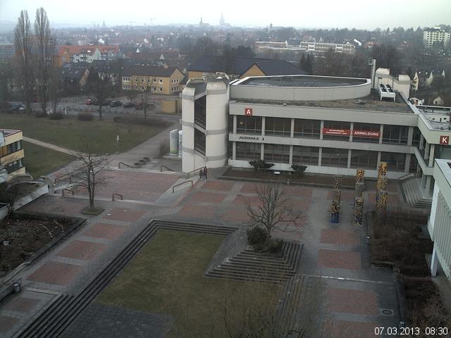 Foto der Webcam: Verwaltungsgeb&auml;ude, Innenhof mit Audimax, H&ouml;rsaal-Geb&auml;ude 1